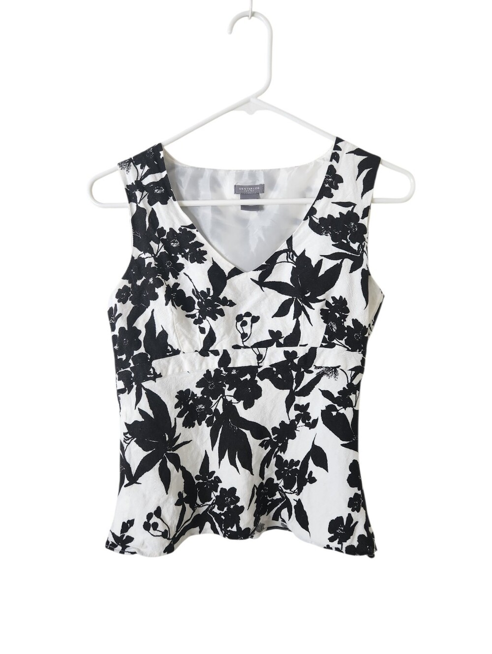 Ann Taylor Black & White Linen Sleeveless Top